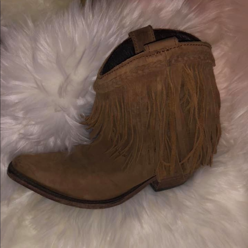 Fringe bootie